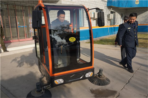 潔博士電動(dòng)清掃車(chē)