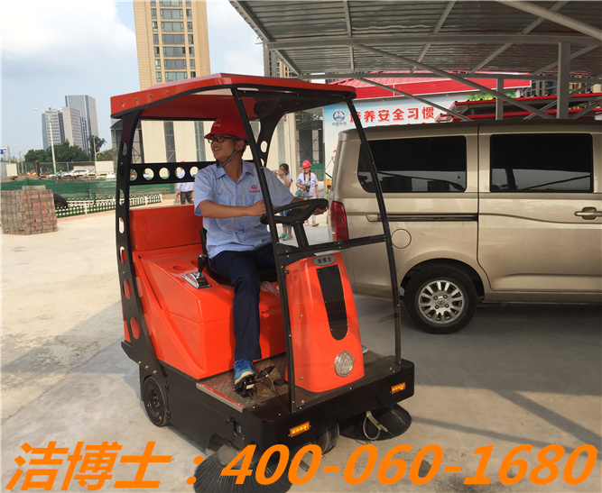 潔博士電動(dòng)清掃車(chē)客戶案例—中鐵四局 潔博士電動(dòng)清掃車(chē)客戶案例—中鐵四局