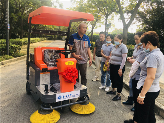 潔博士掃地車(chē)愛(ài)心捐贈(zèng)